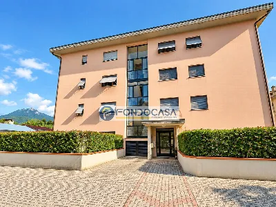 Appartamento in vendita a Carrara, Avenza - foto 1