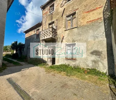 Casa Indipendente a Massa