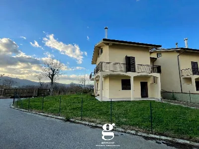 Villetta a schiera in vendita a Serino - foto 1