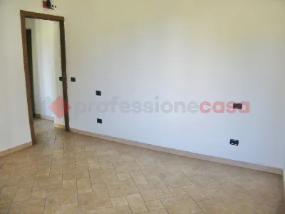 Casa Indipendente in vendita a Varallo Pom... - foto 4