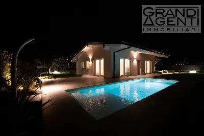 Villa in vendita a Desenzano del Garda - foto 1