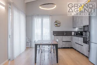 Appartamento in vendita a Desenzano del Ga... - foto 2