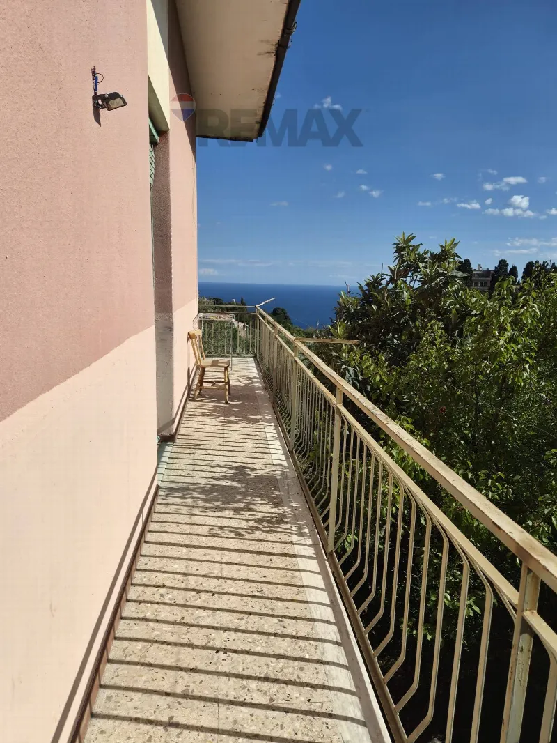 Casa Indipendente in vendita a Valverde - foto 2