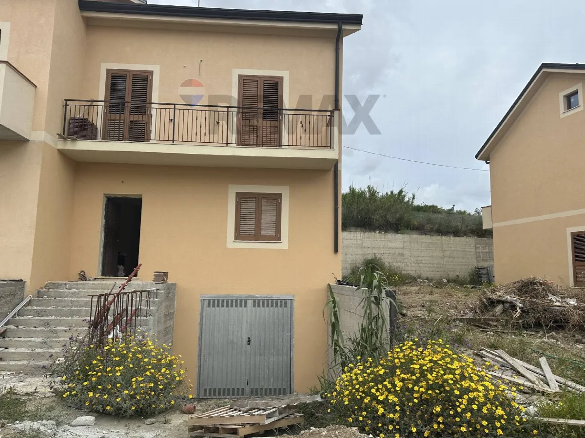 Casa Indipendente in vendita a Messina, Villaggio Santo, Camaro, Gazzi - foto 2