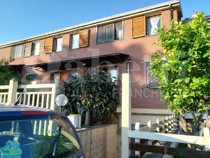 Villetta a schiera in vendita a Sparanise - foto 1