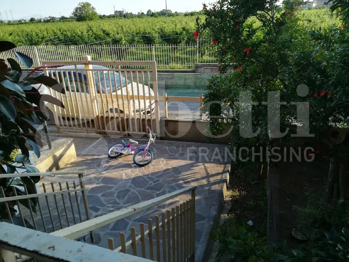 Villetta a schiera in vendita a Sparanise - foto 2