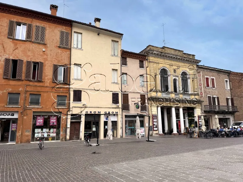 Palazzo/Stabile in vendita a Ferrara, Centro - foto 9