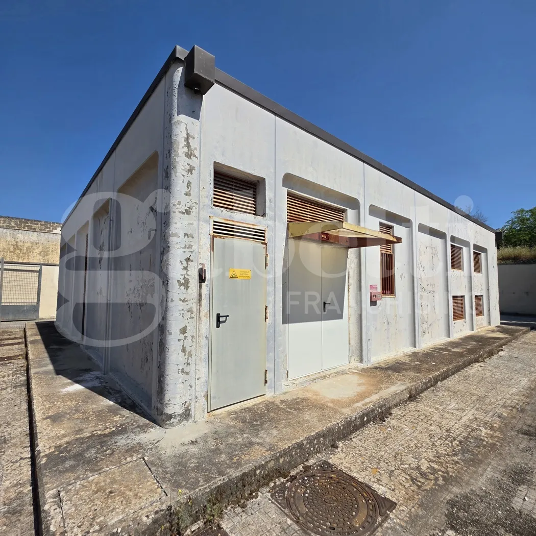 Palazzo/Stabile in vendita a Tuglie - foto 4