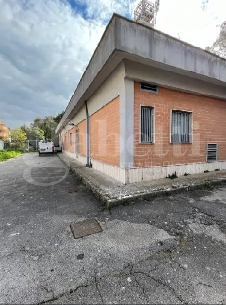 Palazzo/Stabile in vendita a Lecce, San Pio, Idria, Rudiae, Casermette - foto 1