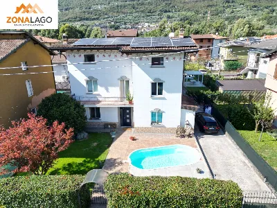 Villa a Costa Volpino