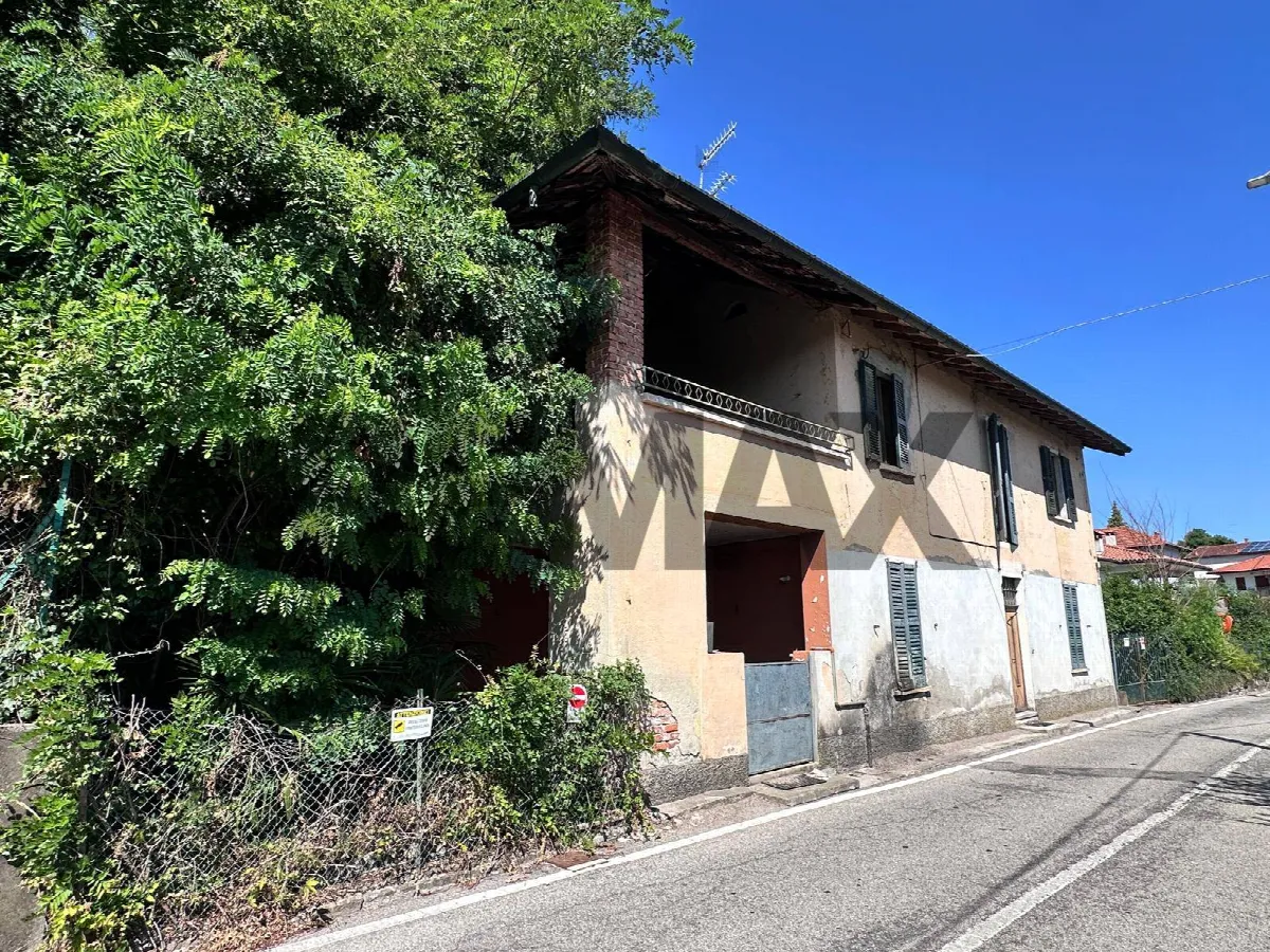 Rustico/Casale in vendita a Besozzo - foto 2