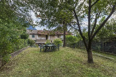 Casa Indipendente in vendita a Laveno-Momb... - foto 1