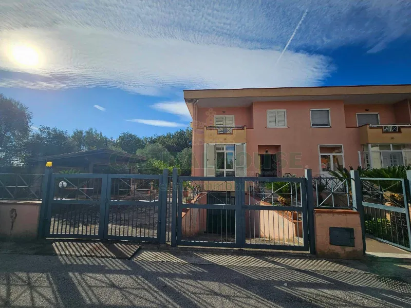 Villa in vendita a Camigliano - foto 1