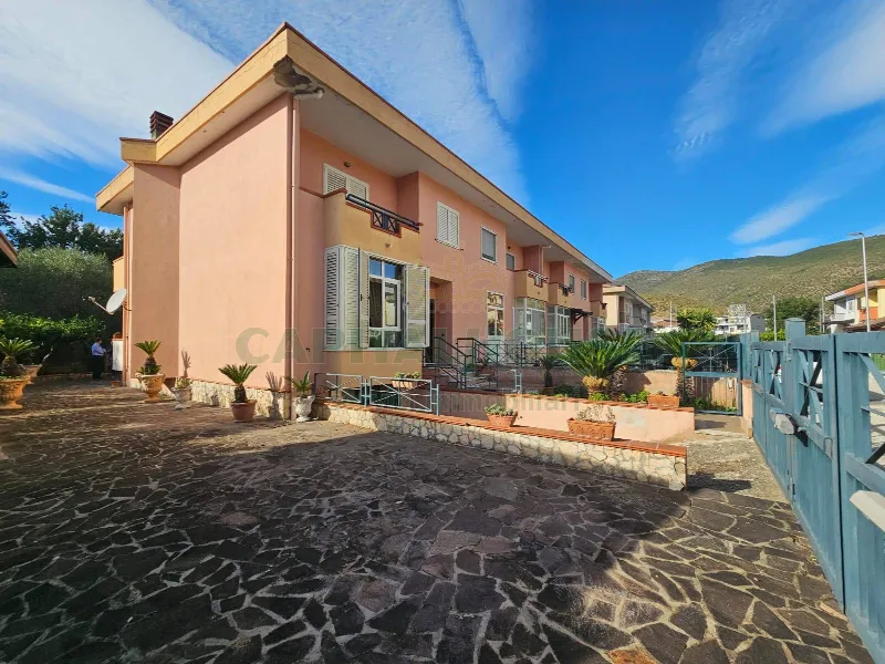 Villa in vendita a Camigliano - foto 2