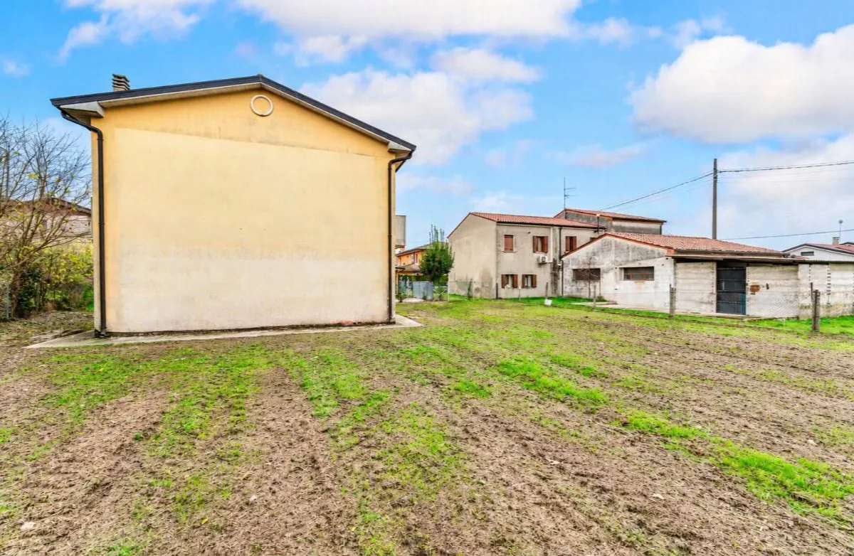 Villa in vendita a Sant'Urbano - foto 2