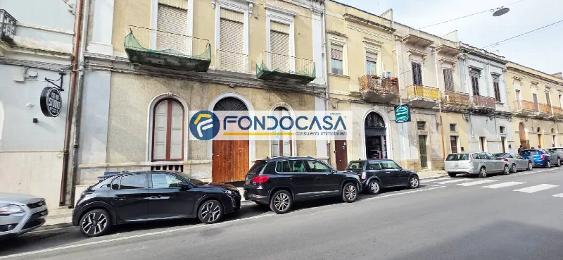 Casa Indipendente in vendita a Brindisi, Centro Storico, Cappuccini, Commenda - foto 1