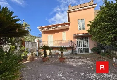 Villa in vendita a Caserta, Caserta Nord - foto 1