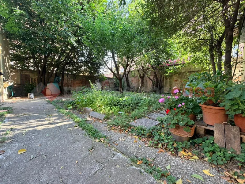 Casa Indipendente in vendita a Prato, Mezzana, Zarini, Soccorso - foto 1