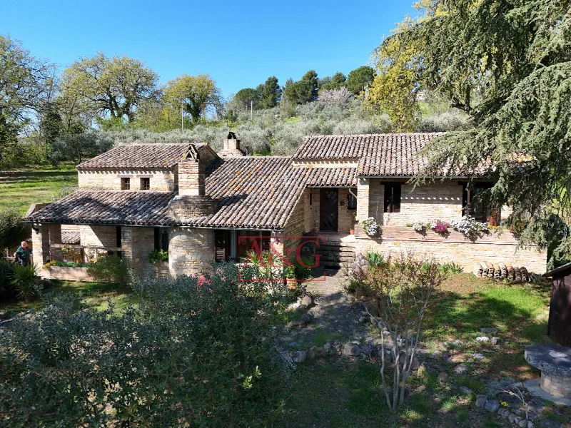 Rustico/Casale in vendita a Falerone - foto 1