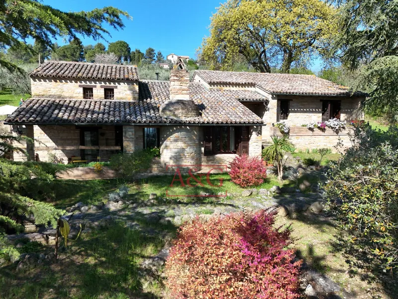 Rustico/Casale in vendita a Falerone - foto 2