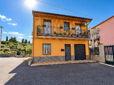 Casa Indipendente in vendita a Motta Sant'... - foto 1