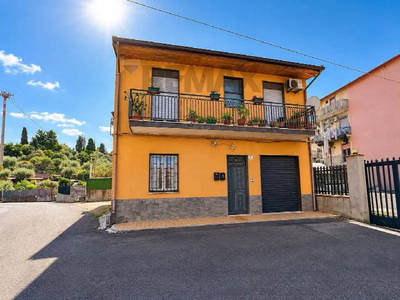 Casa Indipendente in vendita a Motta Sant'Anastasia - foto 1