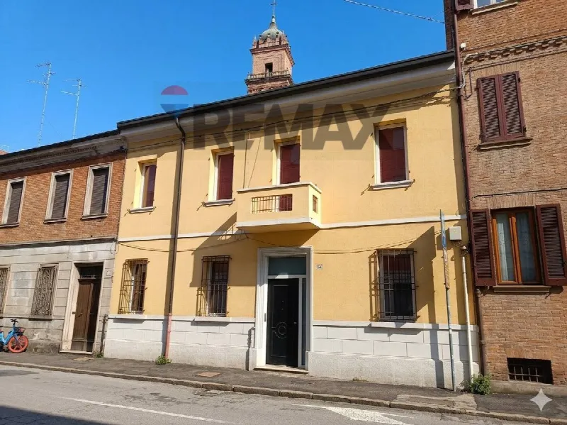 Casa Indipendente in vendita a Ferrara, Centro - foto 1
