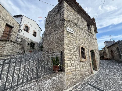 Casa Indipendente in vendita a Casalcipran... - foto 1