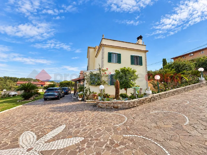 Villetta a schiera in vendita ad Aprilia - foto 1