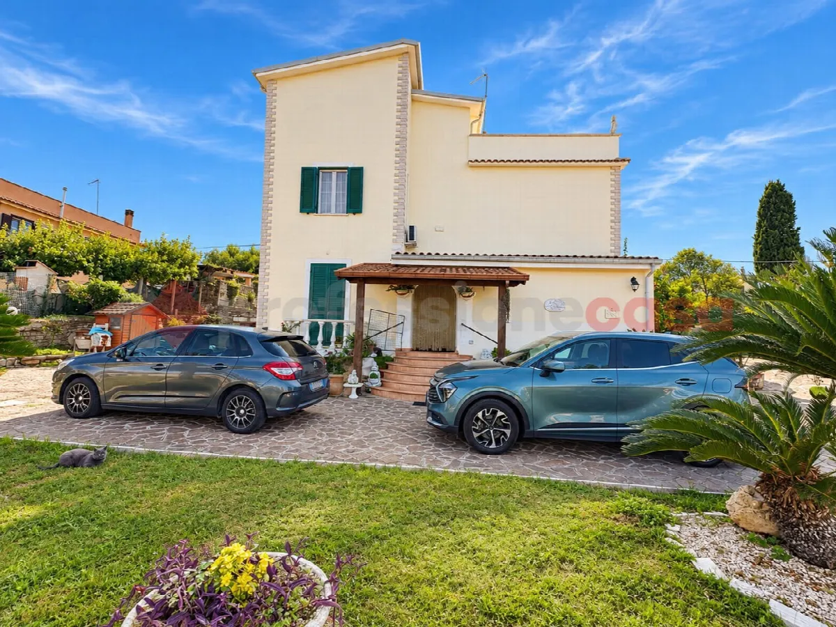 Villetta a schiera in vendita ad Aprilia - foto 2