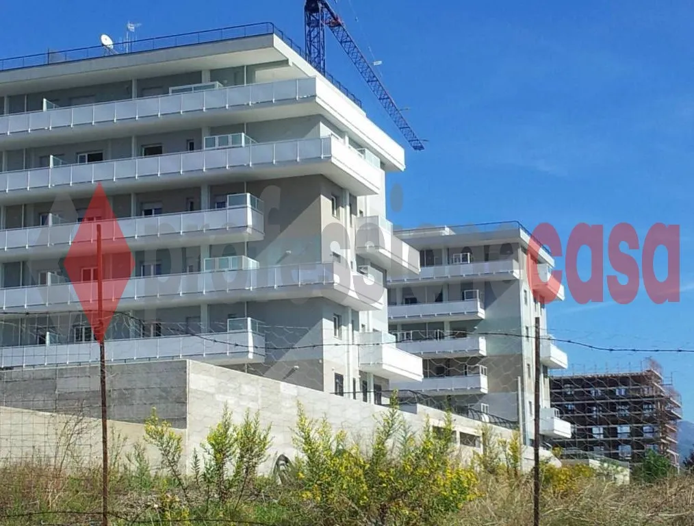 Appartamento in vendita a Salerno, Arbostella, Arechi, Zona Industriale, San Leonardo - foto 2