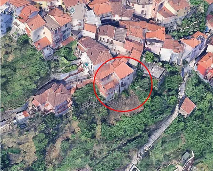 Appartamento in vendita a Follo - foto 1