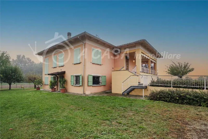 Villa in vendita a Roccabianca - foto 1