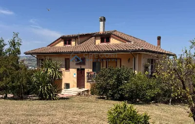 Villa in vendita a Maltignano - foto 1
