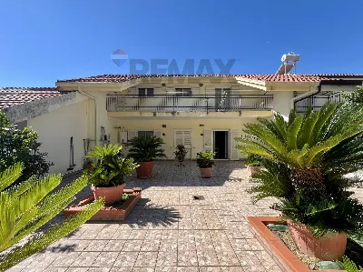 Villa in vendita a Caserta, Centro - foto 1