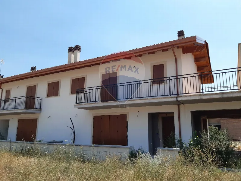 Villa in vendita a L'Aquila, Paganica, Tempera, Collebrincioni, Assergi - foto 1