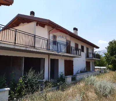 Villa in vendita a L'Aquila, Paganica, Tem... - foto 2