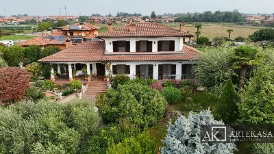 Villa in vendita a Pombia - foto 1