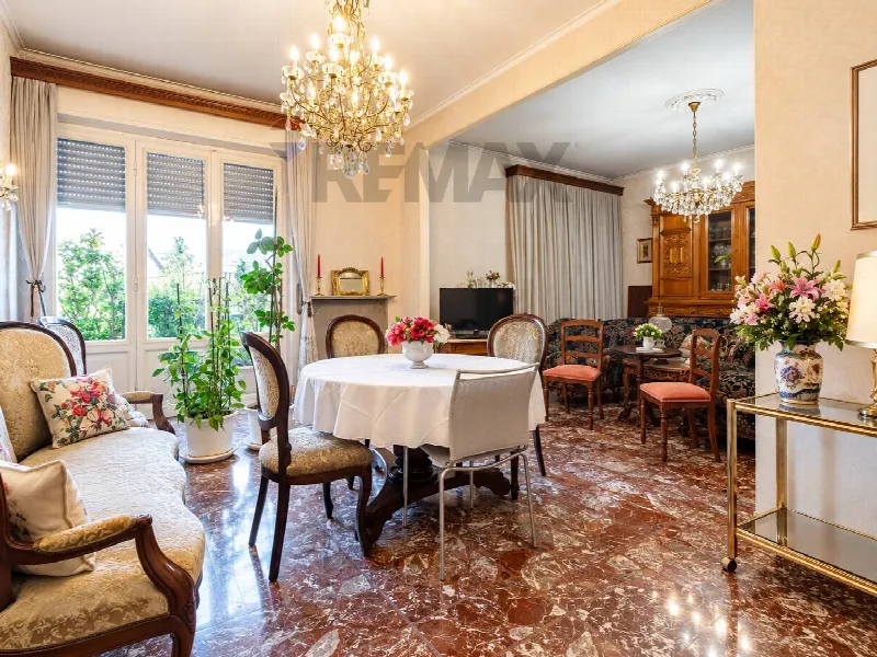 Appartamento in vendita a Parma, Centro - foto 1