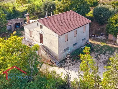 Rustico/Casale in vendita a Potenza Picena - foto 2