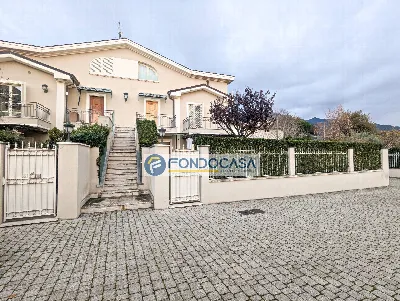 Appartamento in vendita a Massa, Centro, t... - foto 1