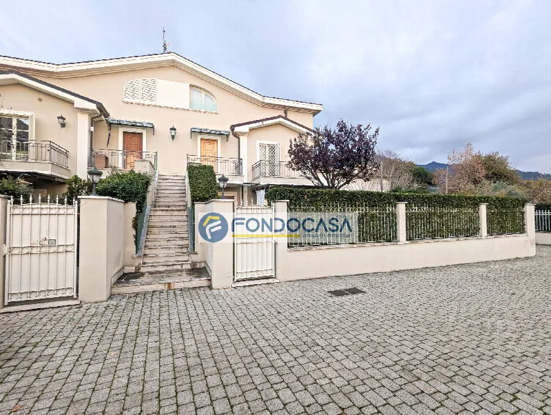 Appartamento in vendita a Massa, Centro, turano - foto 1