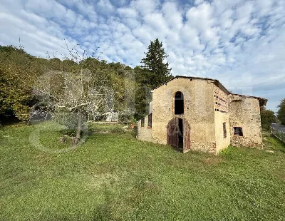 Rustico/Casale in vendita a Buti - foto 1