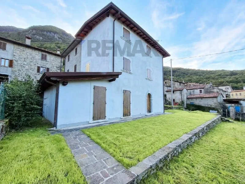 Casa Indipendente in vendita a Seravezza - foto 1