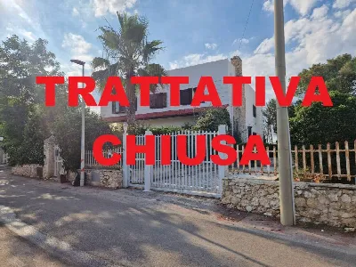Villa a Statte
