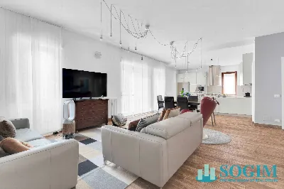 Appartamento in vendita a Como, Centro - foto 1