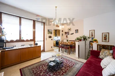 Appartamento in vendita a Varese, Ippodrom... - foto 1