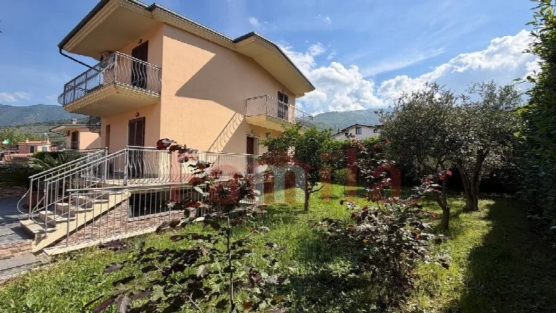 Villa in vendita a Sirignano - foto 1