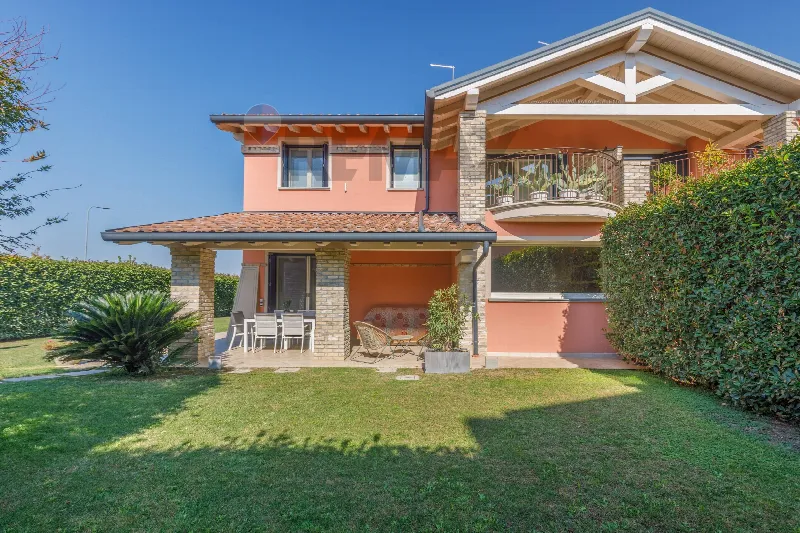 Casa Indipendente in vendita a Parma, Carignano, Corcagnano, Vigatto - foto 1