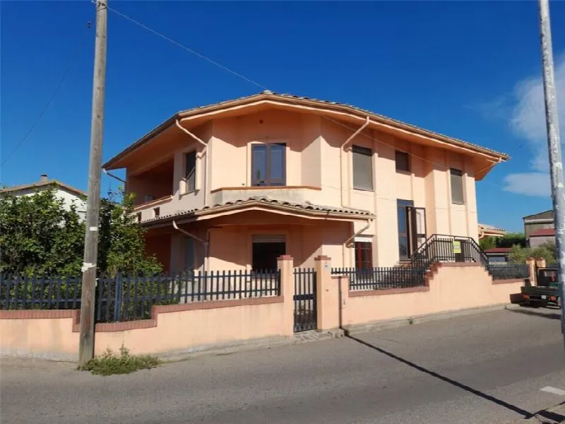 Villa in vendita a Uras - foto 1